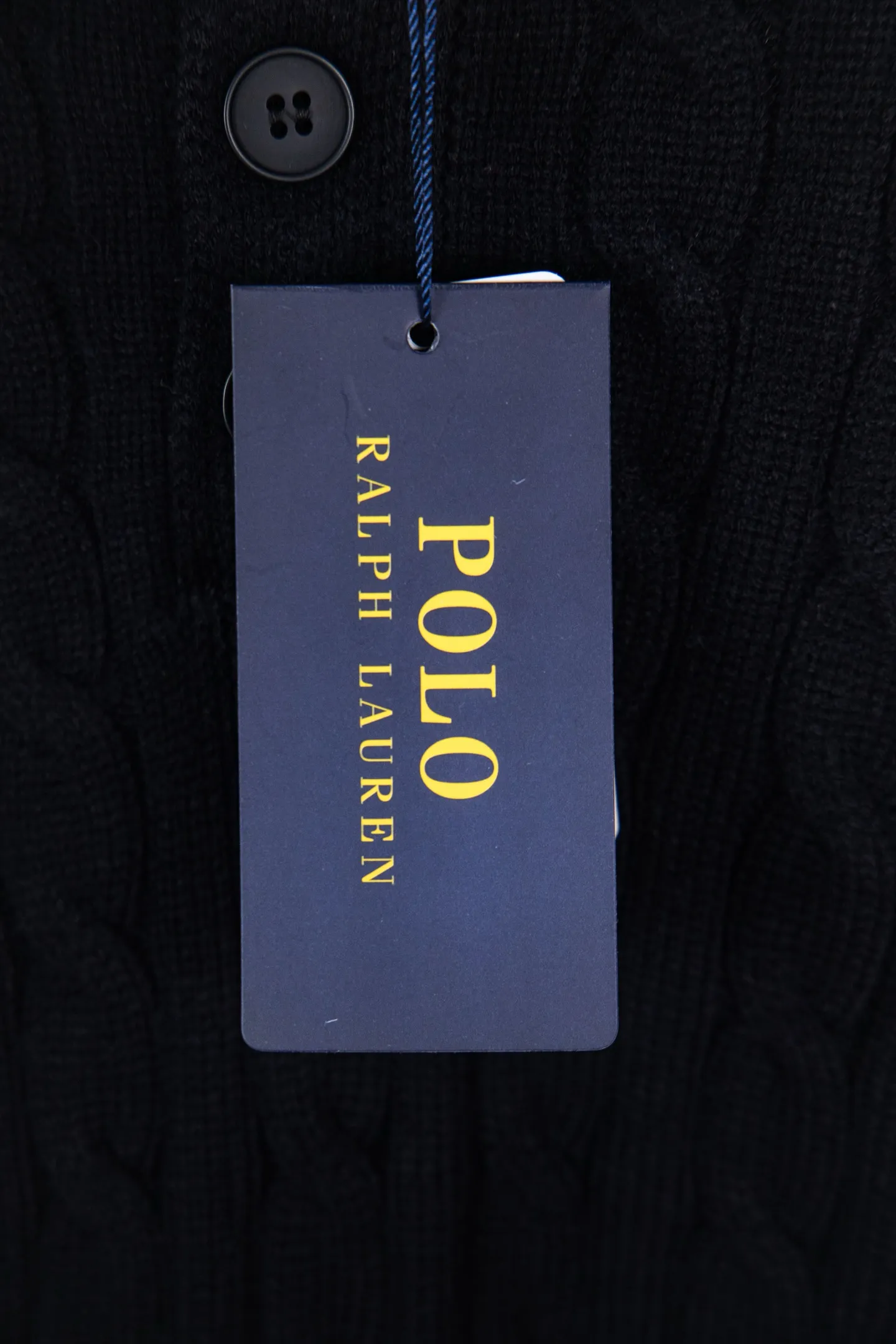P240 Ralph Lauren 2025ss new twist sweater button cardigan. The fabric is made of imitation cashmere fabric. A full set of customized accessories. The highest version on the market. Color: Navy blue, black, white and gray. Size: S-XL.
